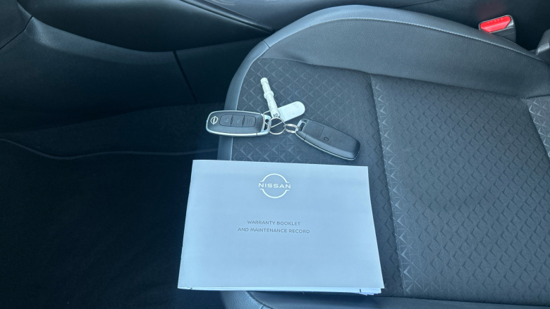 Nissan Juke 1.0 DiG-T 114 N-Connecta 5dr Petrol Hatchback